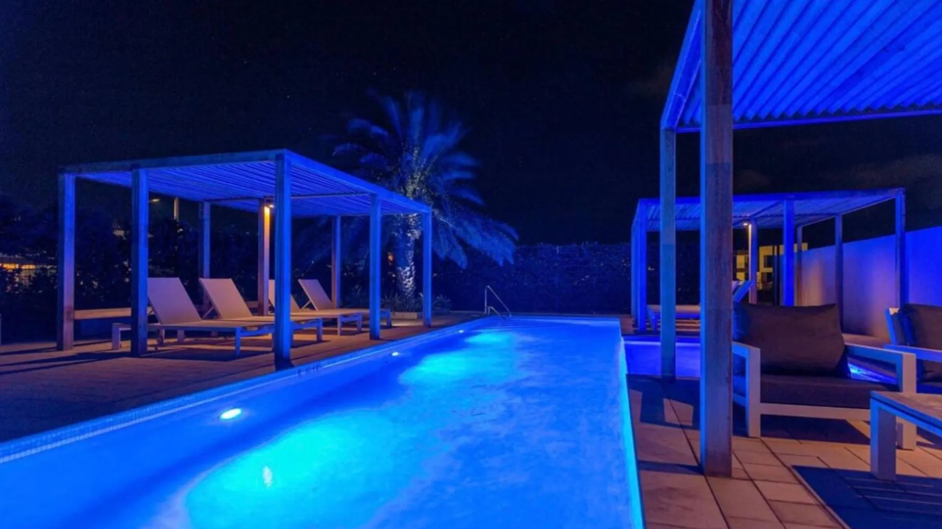 Exclusive New Luxury Townhouse With Pool In Palm Beach