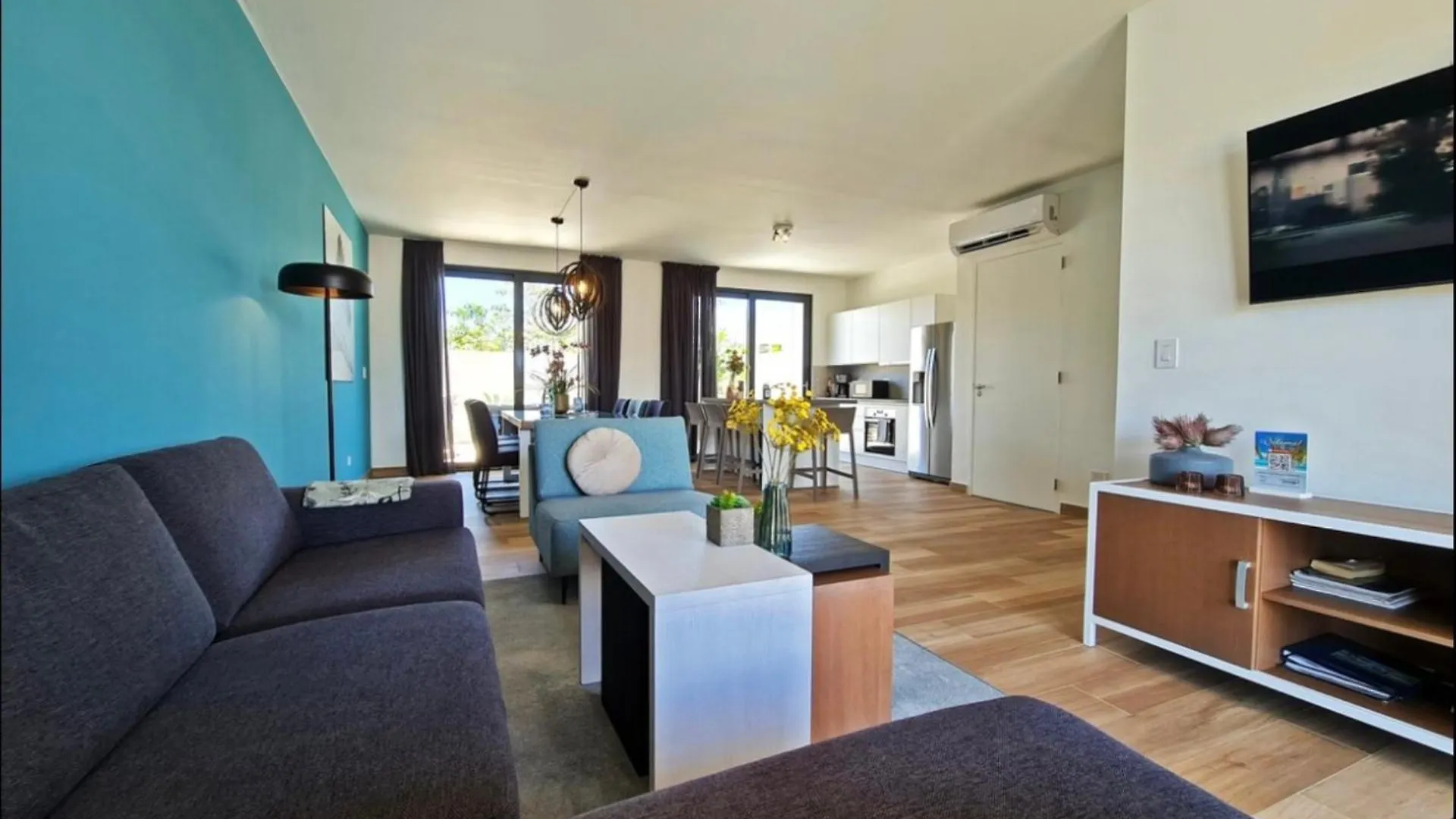 Exclusive New Luxury Townhouse With Pool In Palm Beach