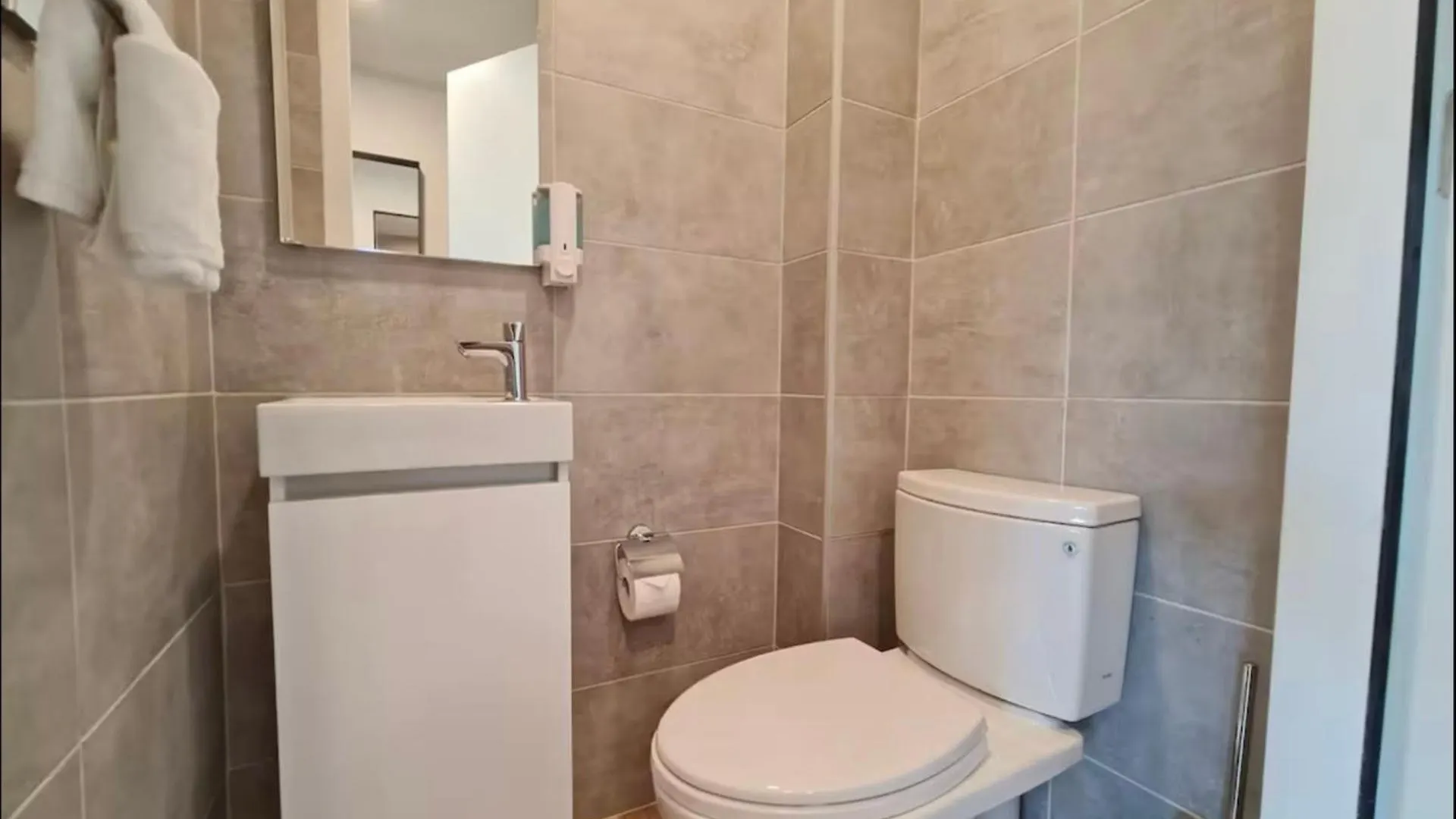 Aparthotel Exclusive New Luxury Townhouse With Pool In Palm Beach Aruba
