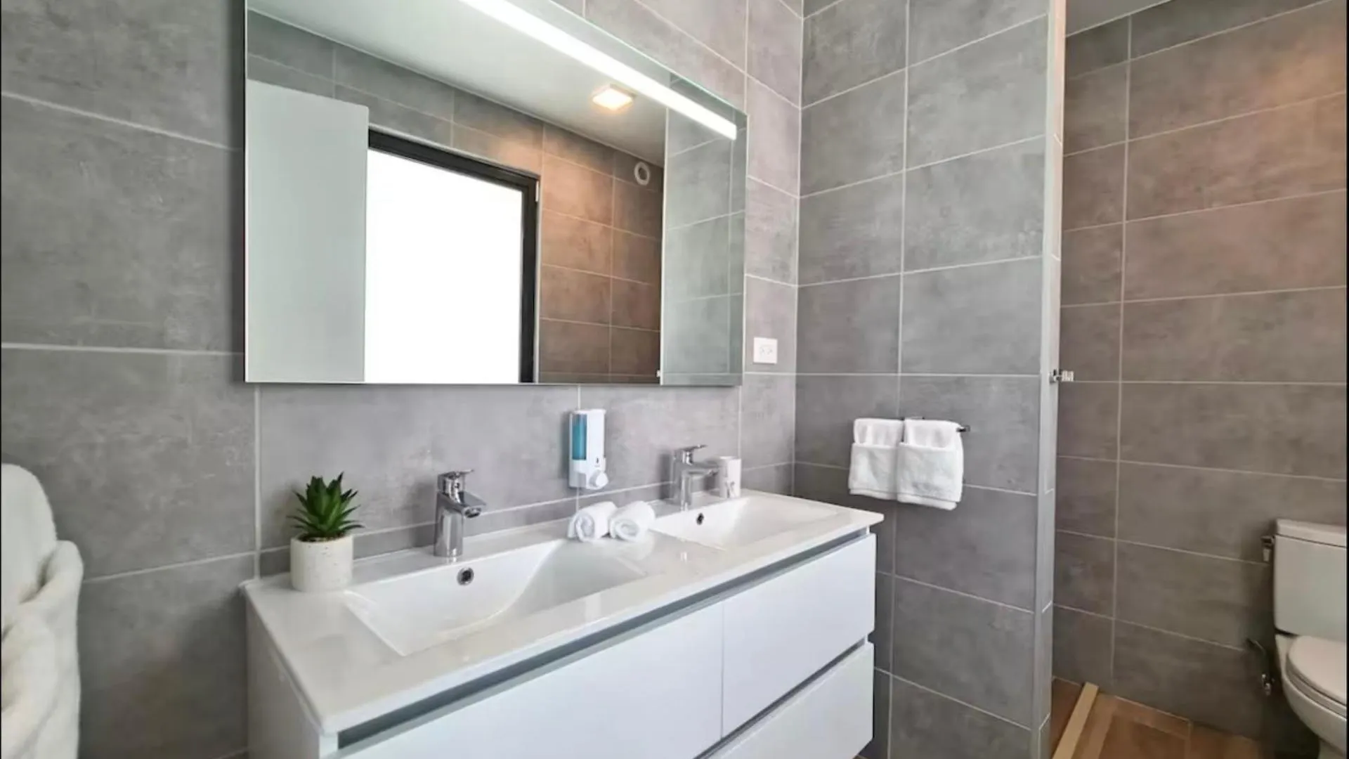 Exclusive New Luxury Townhouse With Pool In Palm Beach 0*,  Aruba