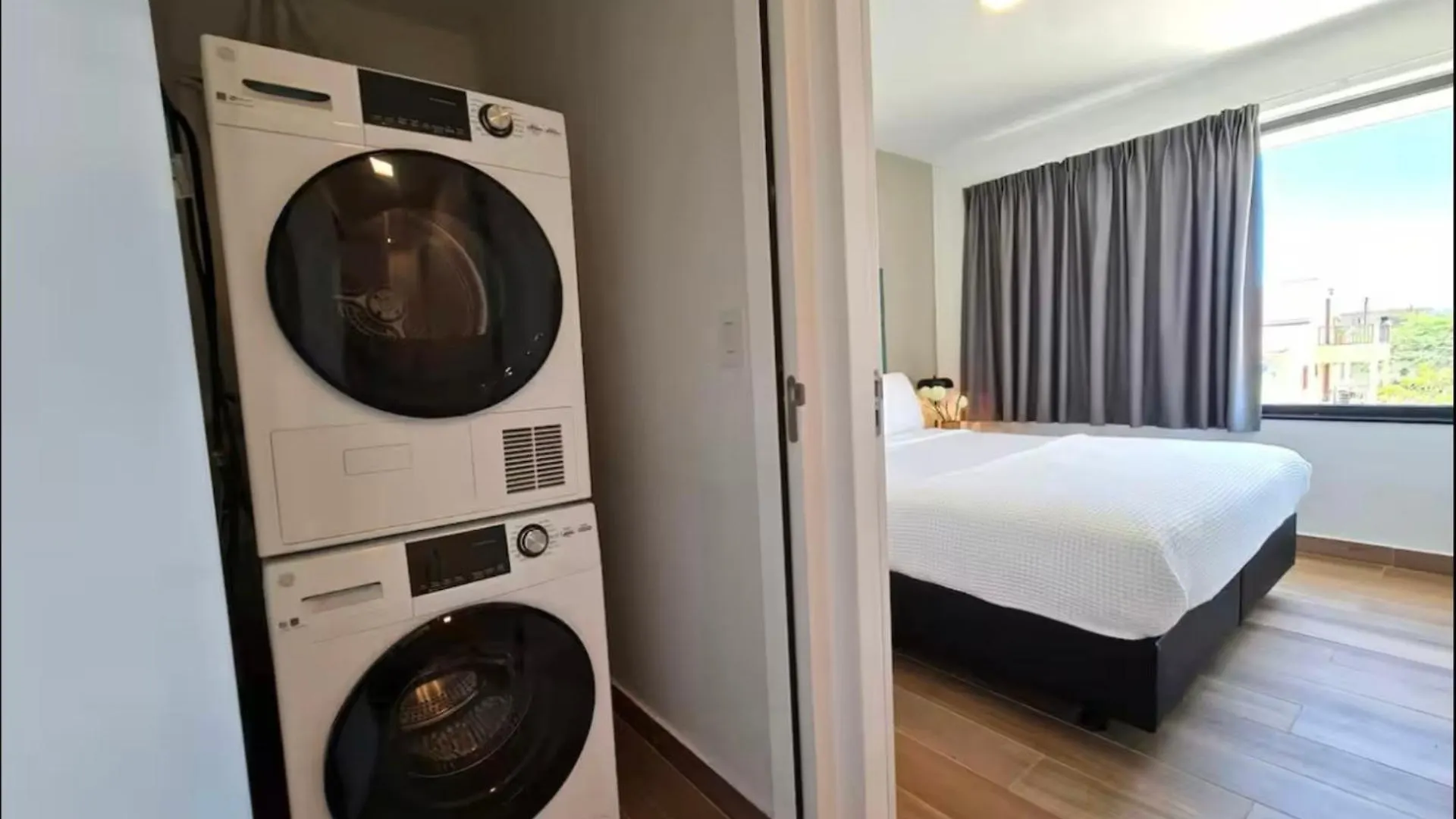 Aparthotel Exclusive New Luxury Townhouse With Pool In Palm Beach Aruba